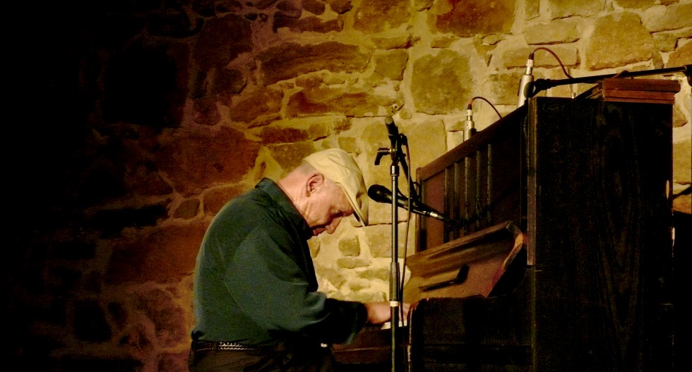Johnny Gonzalez plays jazz in M-Club Valasske Mezirici